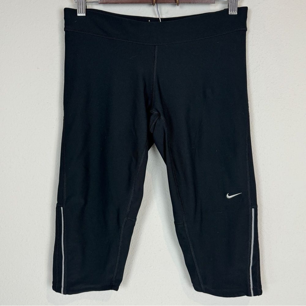 Nike Dri-Fit Black Cropped Leggings M